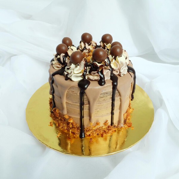Nutella Hazelnut Chocolate Cake 